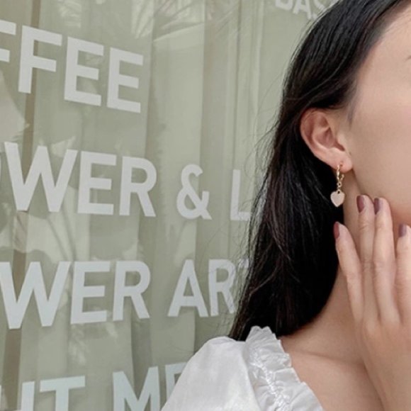 💙💕💕Last one Light Pink Heart Twist Hoop Earring - Picture 11 of 16